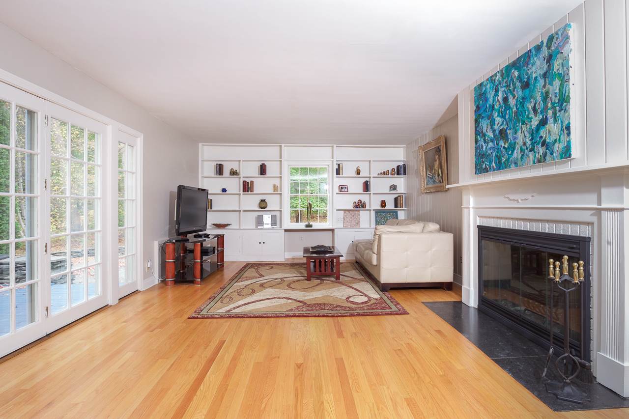233 Crescent Road Burlington, VT 05401 - Photo 14 of 39 Gallery Image 14