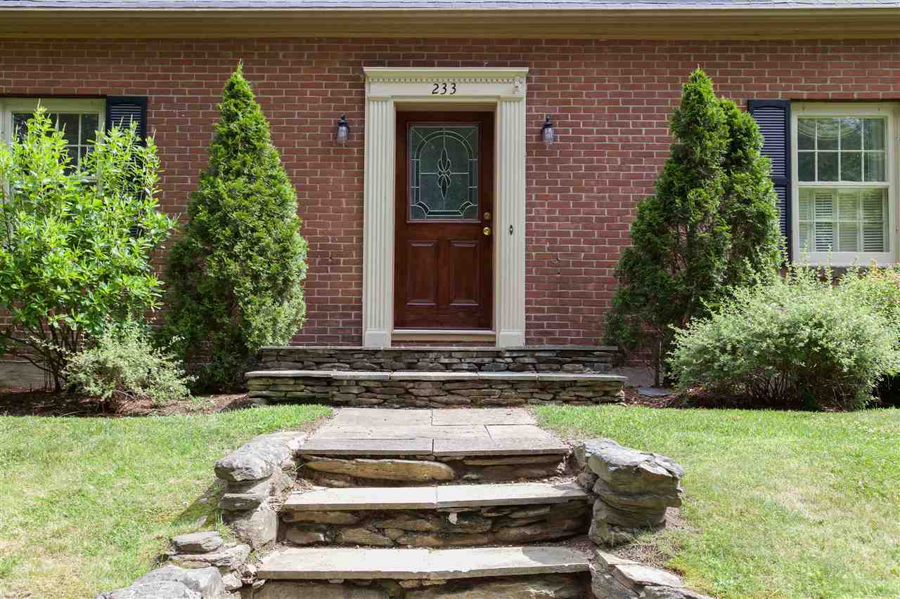 233 Crescent Road Burlington, VT 05401 - Photo 3 of 39 Gallery Image 3