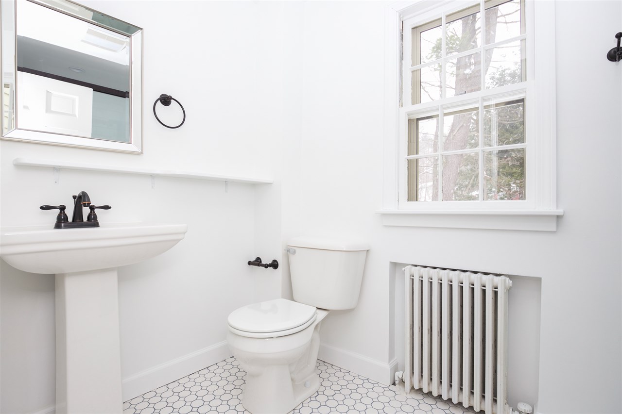 233 Crescent Road Burlington, VT 05401 - Photo 24 of 39 Gallery Image 24