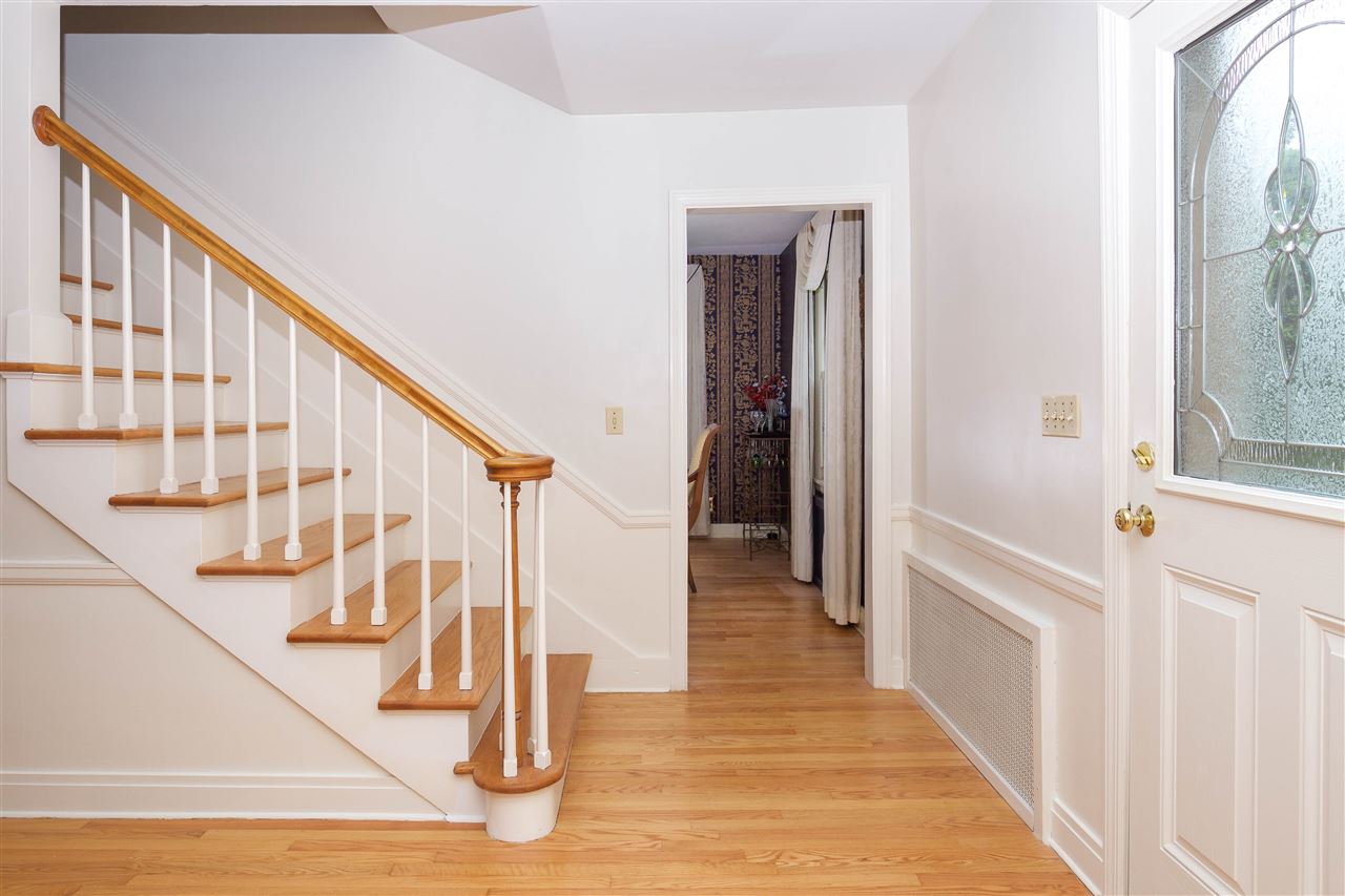 233 Crescent Road Burlington, VT 05401 - Photo 4 of 39 Gallery Image 4