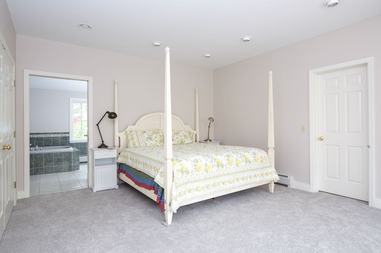 233 Crescent Road Burlington, VT 05401 - Photo 31 of 39 Gallery Image 31