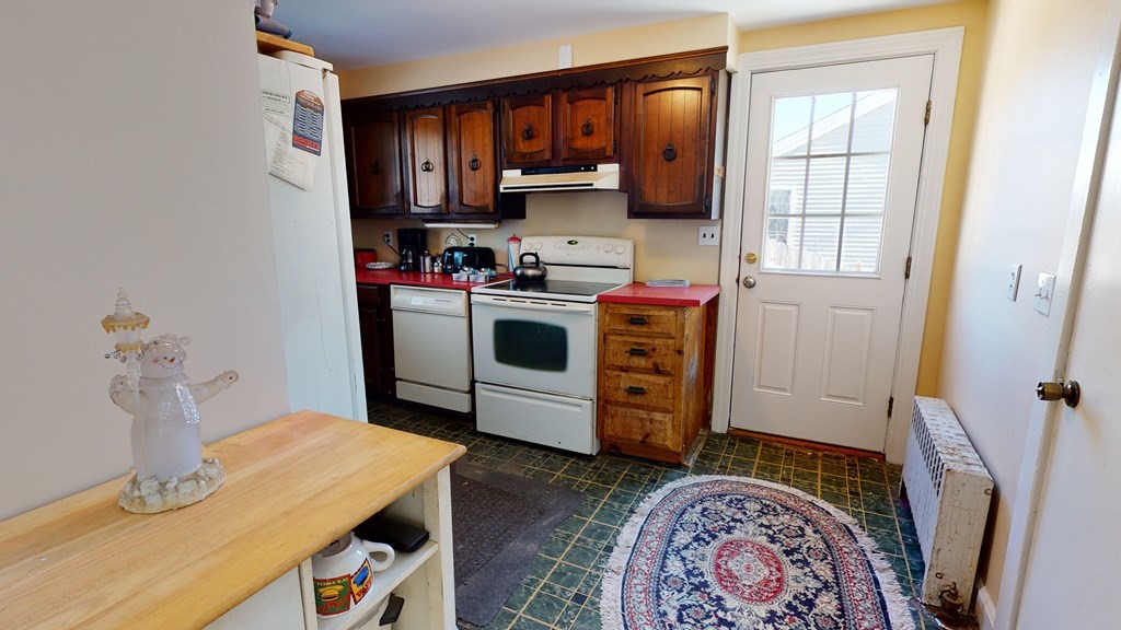 86 Wrentham Road Bellingham, MA 02019 - Photo 8 of 33 Gallery Image 8