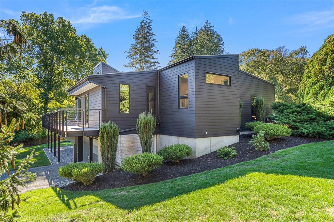 18 Collins Terrace Jamestown, RI 02835 - Photo 1 of 50