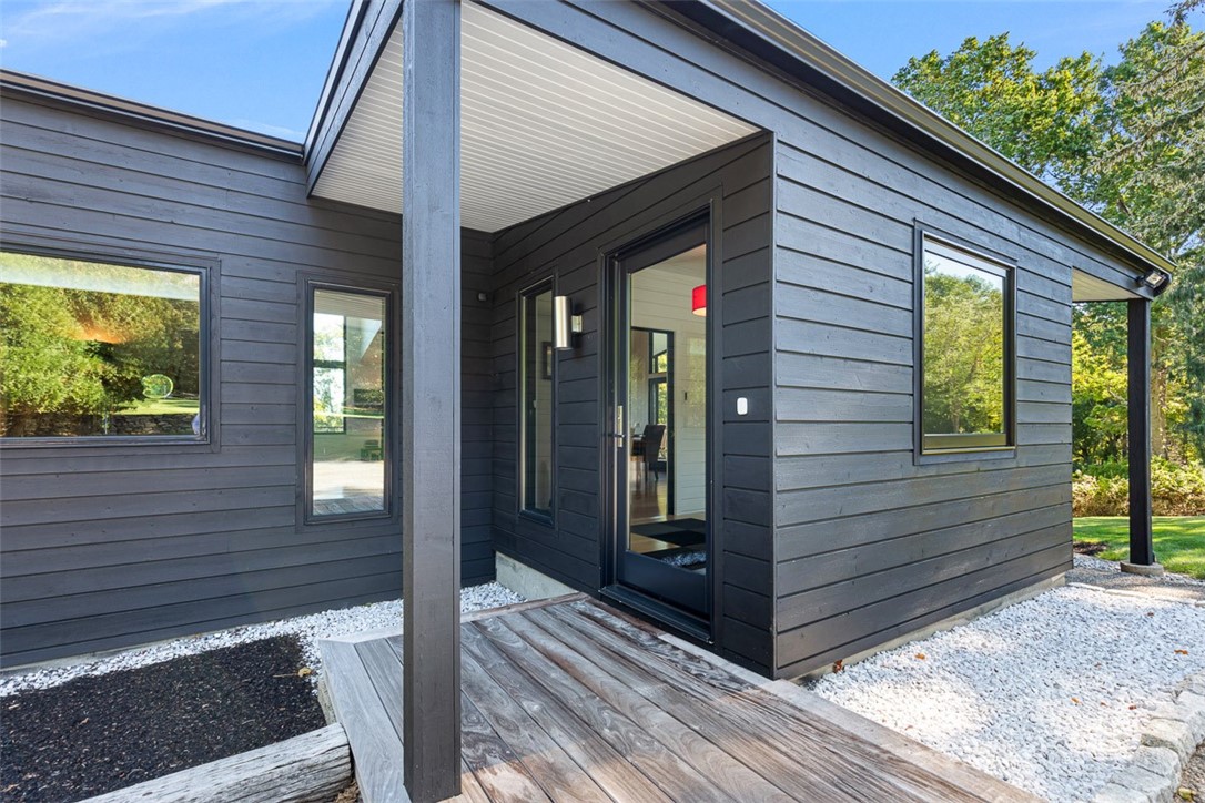 18 Collins Terrace Jamestown, RI 02835 - Photo 3 of 50