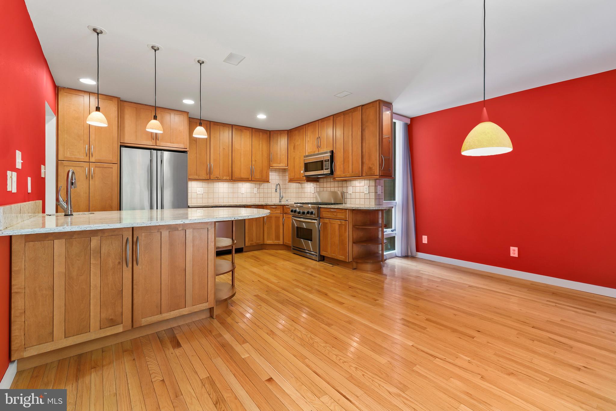 1672 Chimney House Road Reston, VA 20190 - Photo 7 of 62 Gallery Image 7