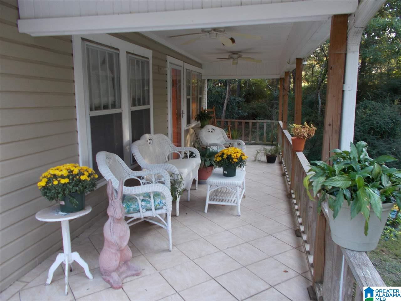 26 Robbins Street Sumiton, AL 35148 - Photo 2 of 28