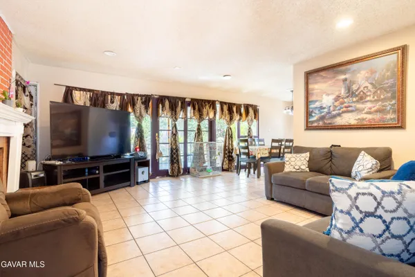 $1,069,000 | 6402 Graves Avenue, Van Nuys, CA 91406