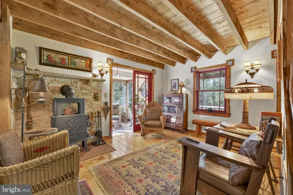 $715,000 | 270 7 Ponds Road, Amissville, VA 20106