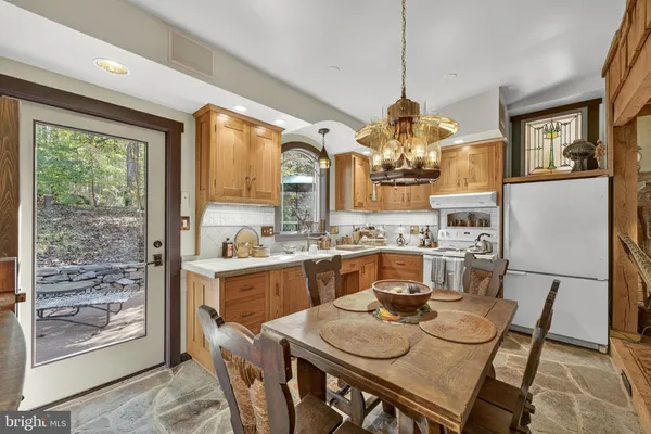 $715,000 | 270 7 Ponds Road, Amissville, VA 20106