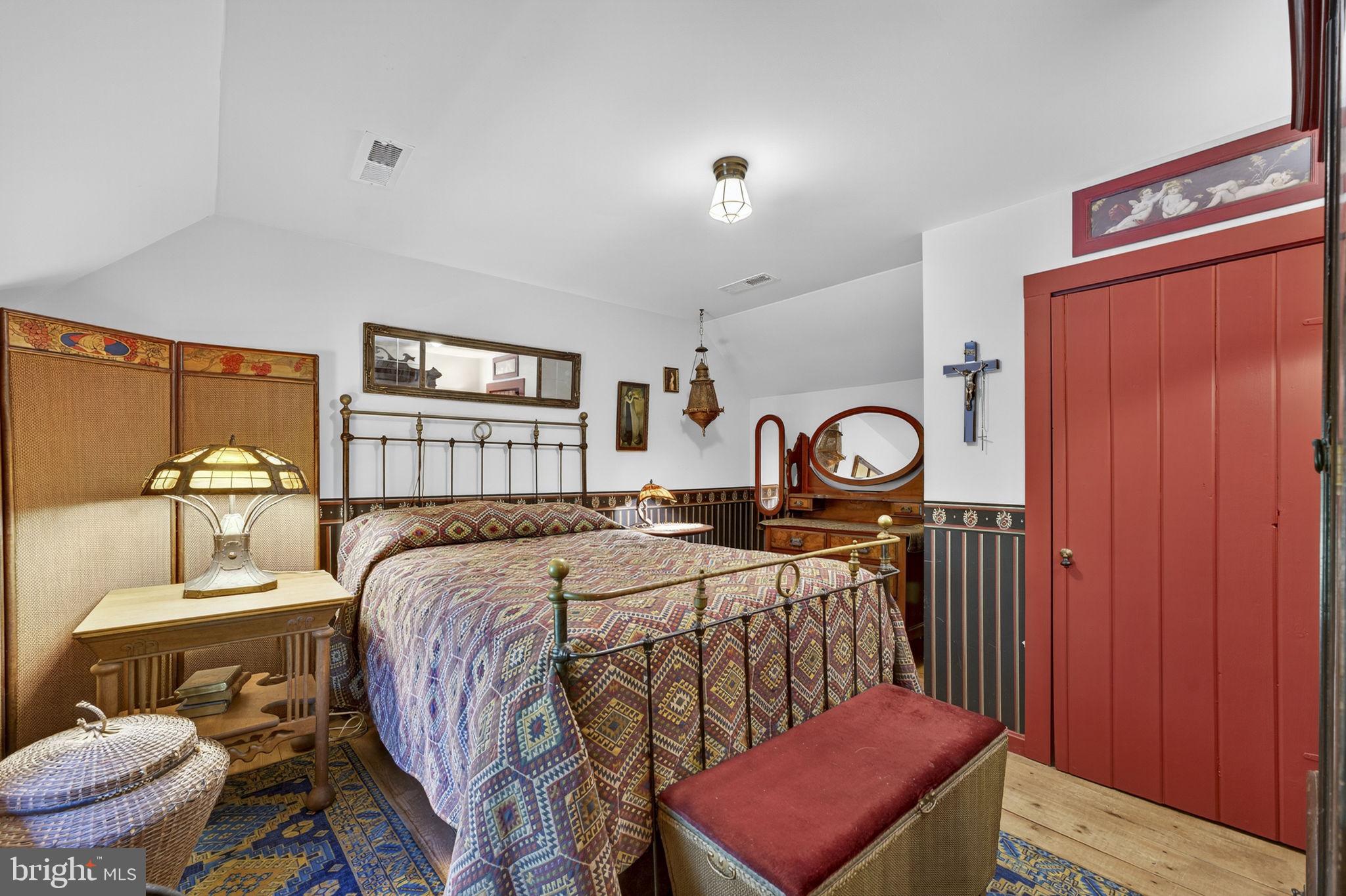 270 7 Ponds Road Amissville, VA 20106 - Photo 23 of 37 Guest Bedroom