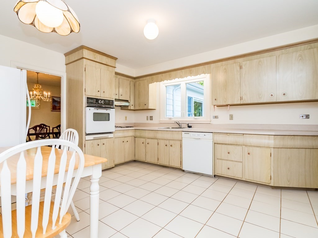 34 Spring Valley Road Belmont, MA 02478 - Photo 7 of 19 Gallery Image 7