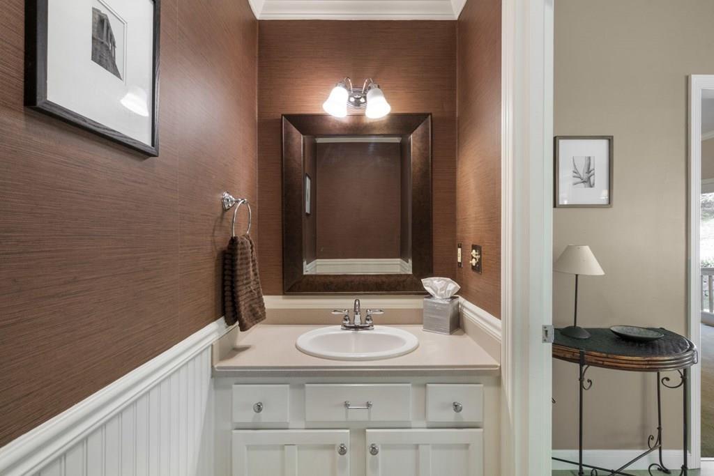 92 Saddle Hill Road Hopkinton, MA 01748 - Photo 25 of 41 Gallery Image 25