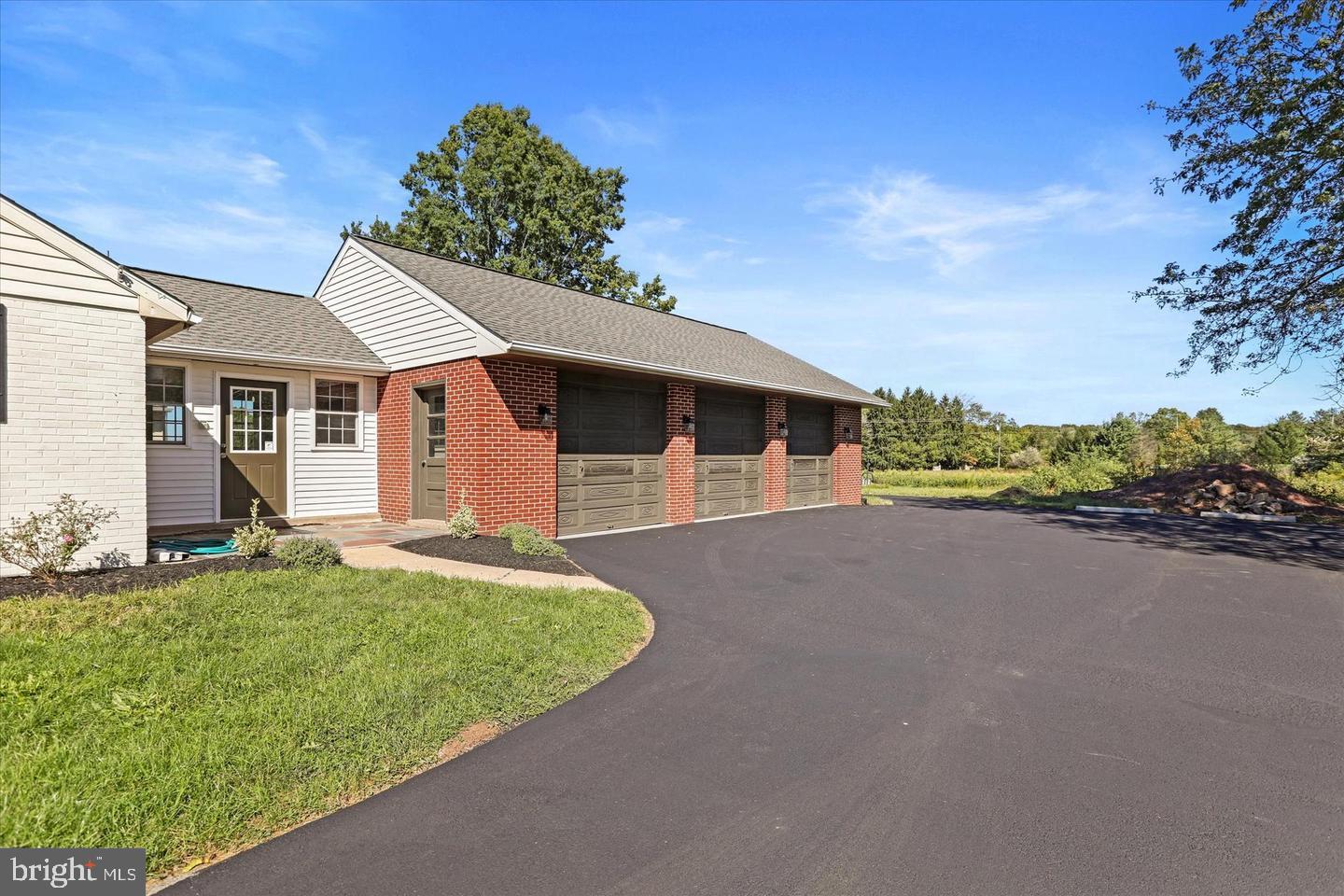 291 Elephant Road Perkasie, PA 18944 - Photo 3 of 40 Gallery Image 3