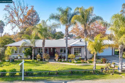 $1,099,888 | 1455 Grove Way, Concord, CA 94518