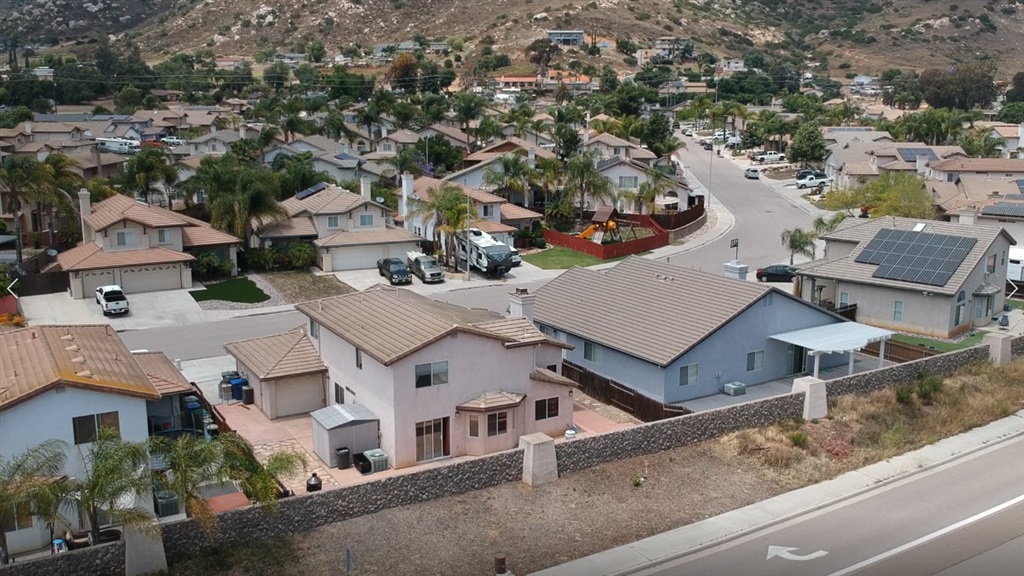 10137 Pinon Place Lakeside, CA 92040 - Photo 14 of 23 Gallery Image 14