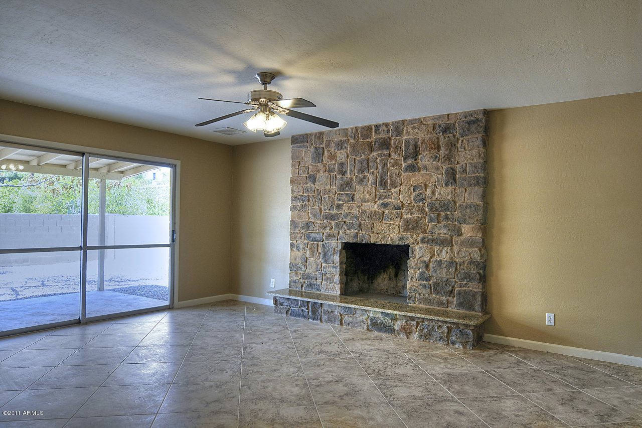 2514 South Terrace Road Tempe, AZ 85282 - Photo 8 of 25 Family_Room