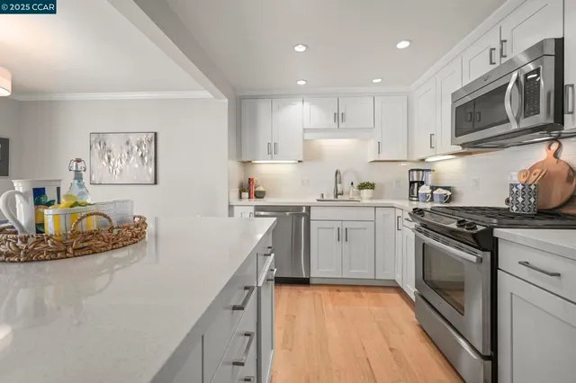 $459,999 | 2000-2000 Golden Rain Road, Unit 4, Walnut Creek, CA 94595