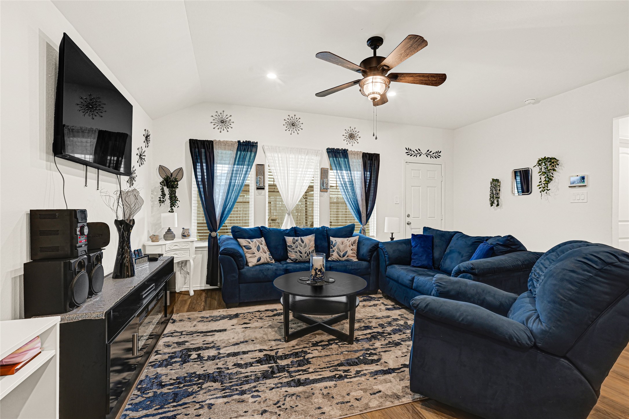 14968 Bergamot Colony Street Splendora, TX 77372 - Photo 5 of 24