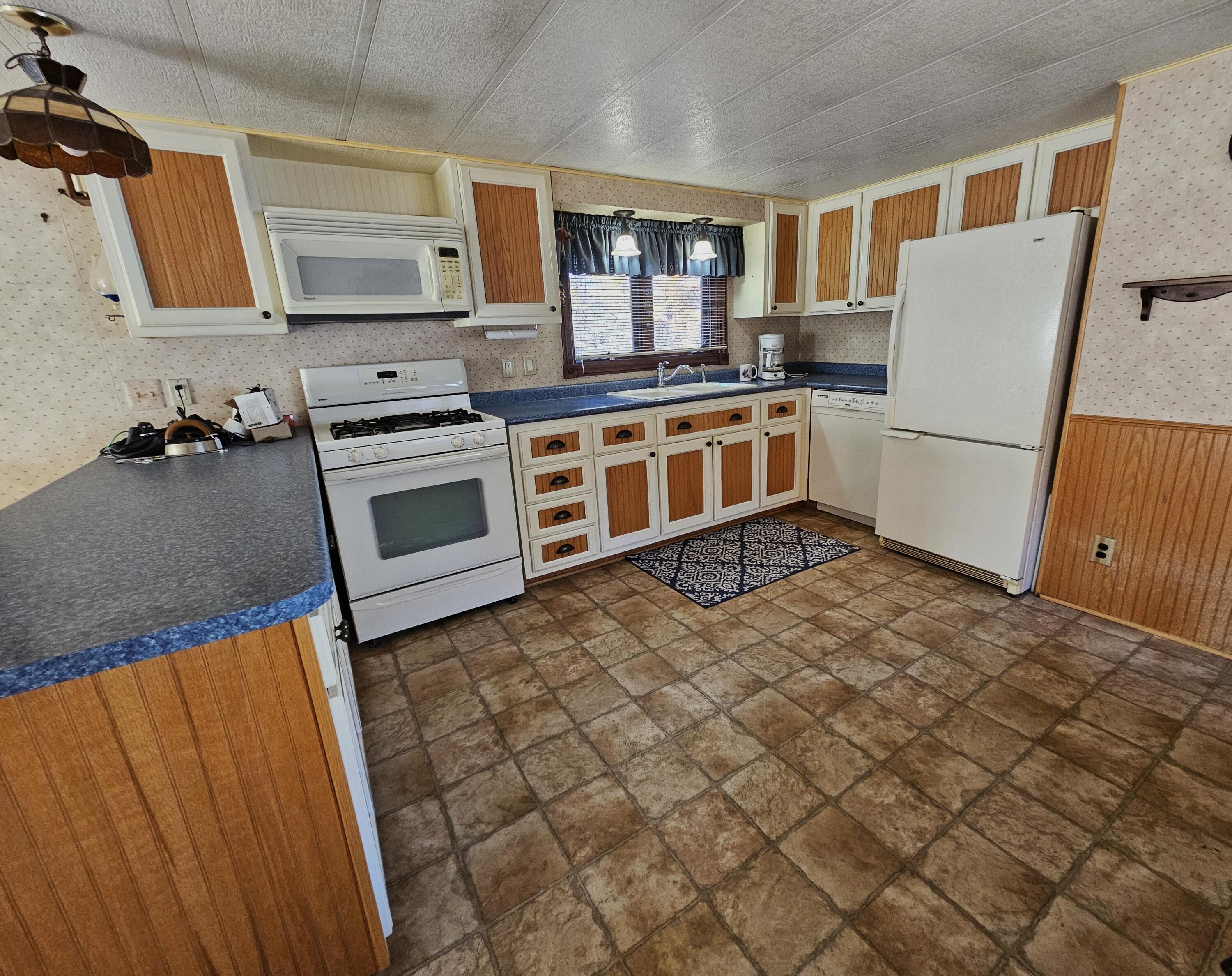 1889 Hill Road Lewiston, MI 49756 - Photo 8 of 44 Gallery Image 8