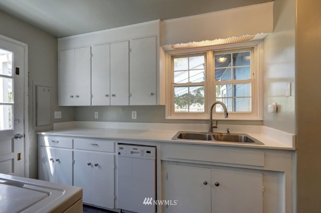6153 Fairlawn Road Southwest Lakewood, WA 98499 - Photo 7 of 17 Gallery Image 7