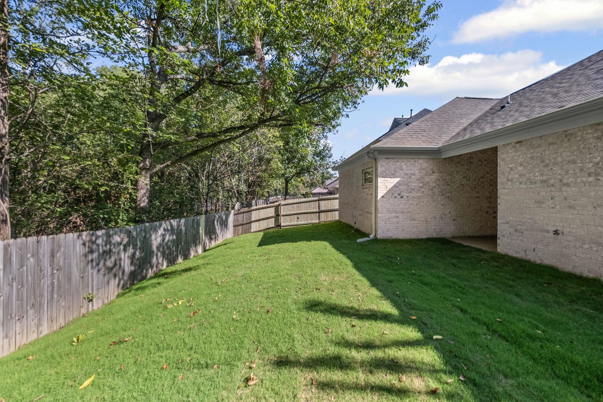 8670 Valmont Circle Memphis, TN 38016 - Photo 30 of 33 View of fenced backyard