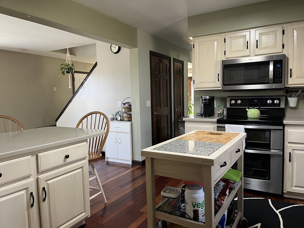 117 Stillwater Road Deerfield, MA 01373 - Photo 6 of 39 Gallery Image 6