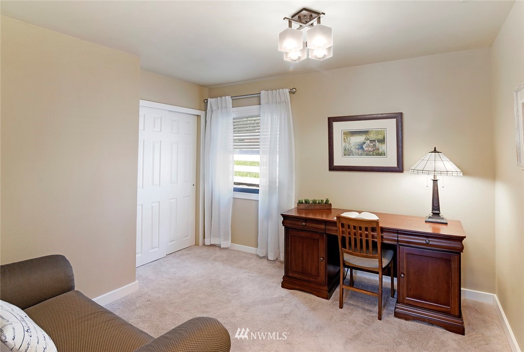 3010 Russet Road Brier, WA 98036 - Photo 12 of 25 Gallery Image 12