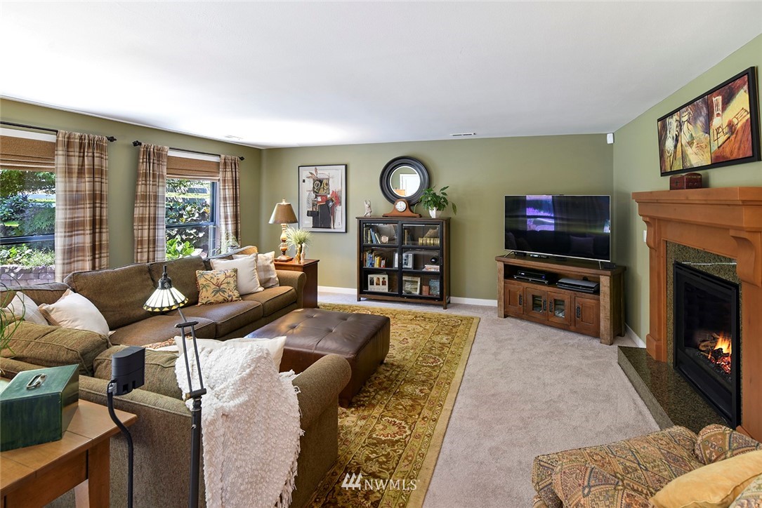 3010 Russet Road Brier, WA 98036 - Photo 14 of 25 Gallery Image 14