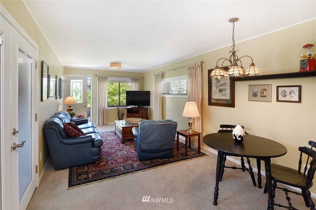 3010 Russet Road Brier, WA 98036 - Photo 18 of 25 Gallery Image 18