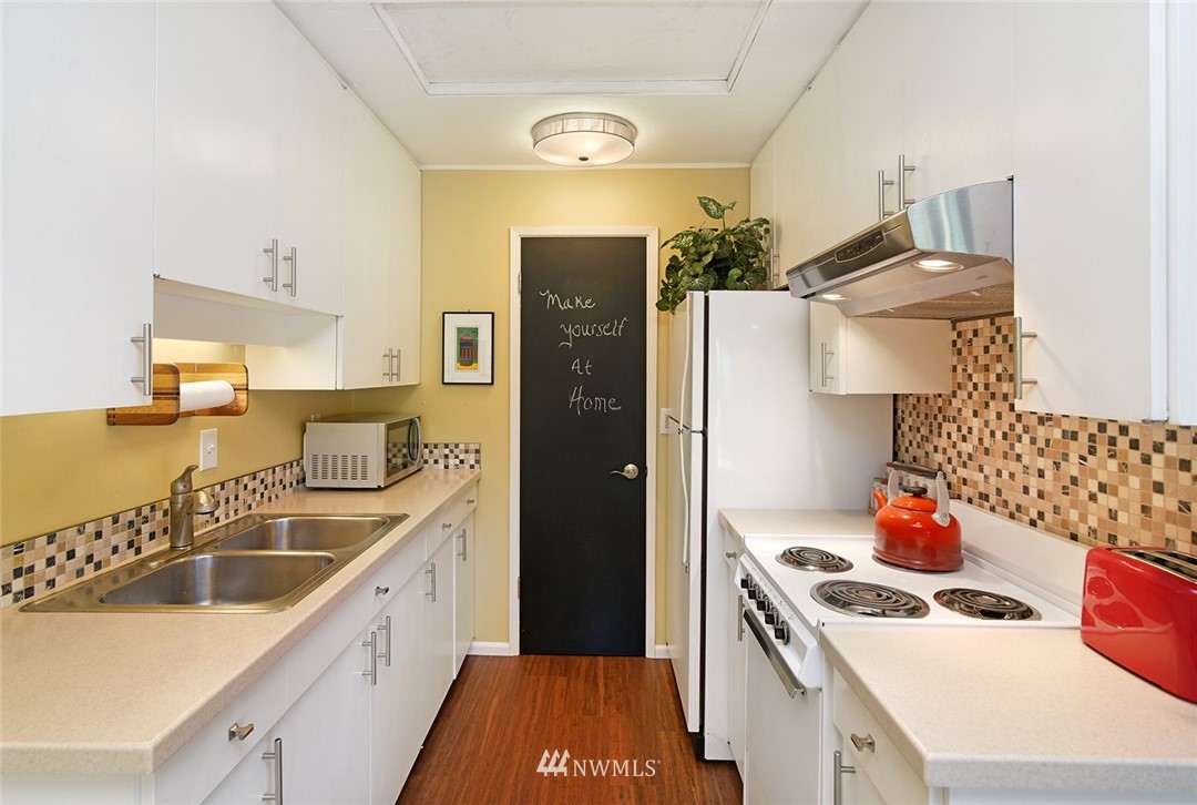 3010 Russet Road Brier, WA 98036 - Photo 20 of 25 Gallery Image 20