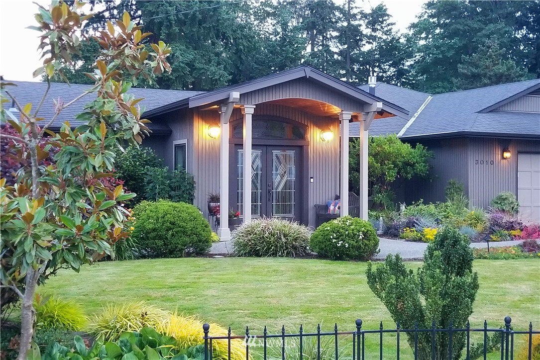 3010 Russet Road Brier, WA 98036 - Photo 3 of 25 Gallery Image 3