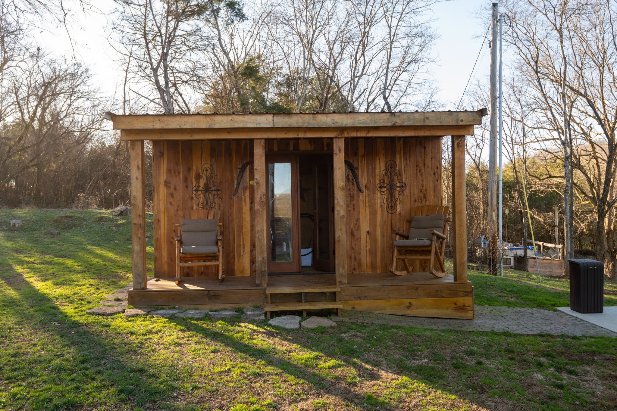 14 Lost Creek Road Carthage, TN 37030 - Photo 25 of 28 a view of a barn with yard