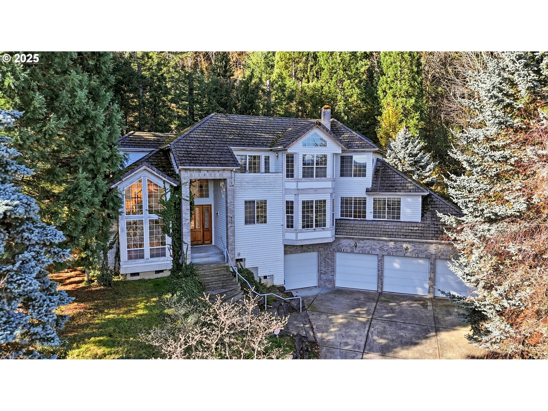 417 Southeast 13th Court Gresham, OR 97080 - Photo 1 of 35