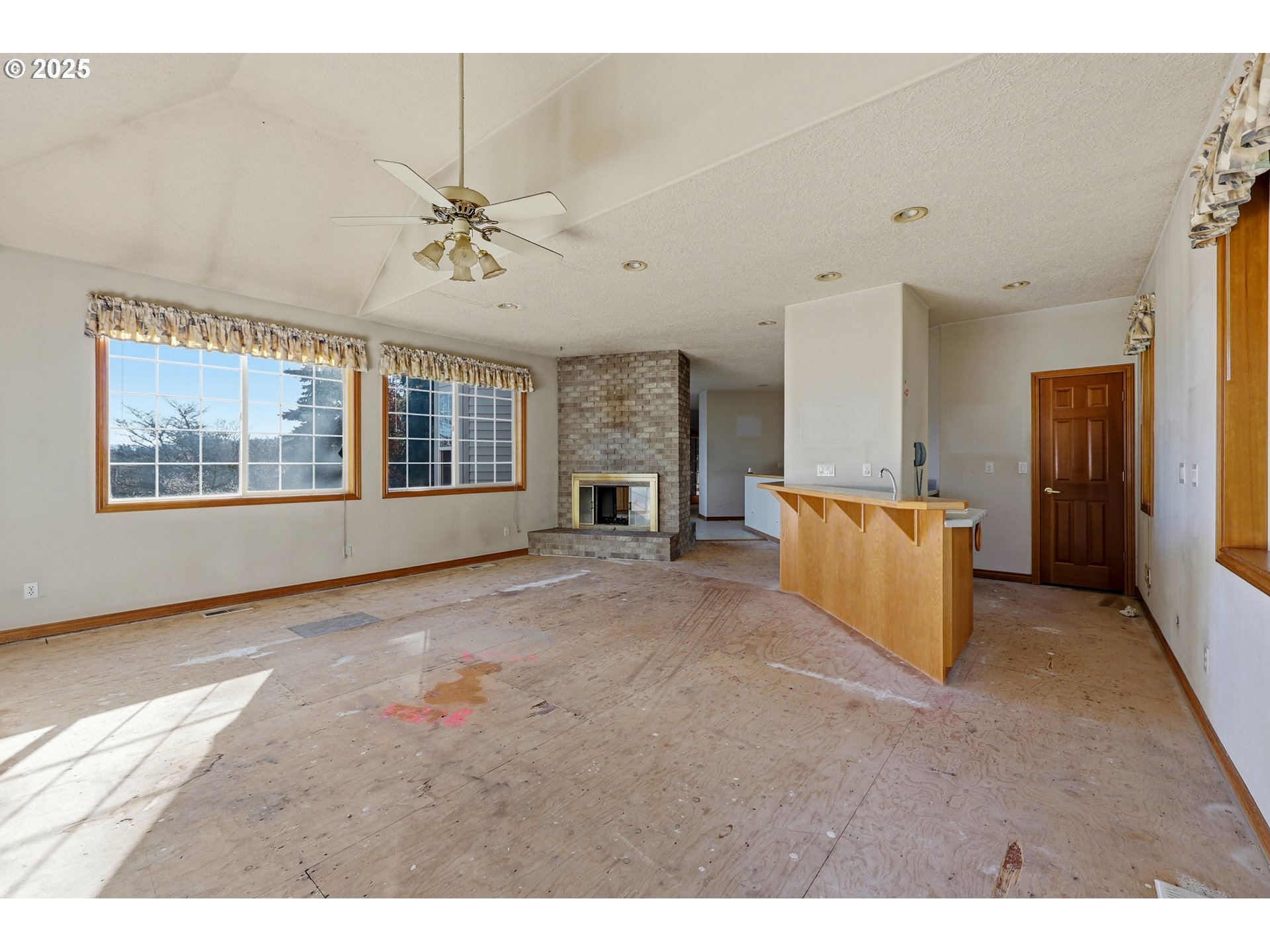 417 Southeast 13th Court Gresham, OR 97080 - Photo 16 of 35