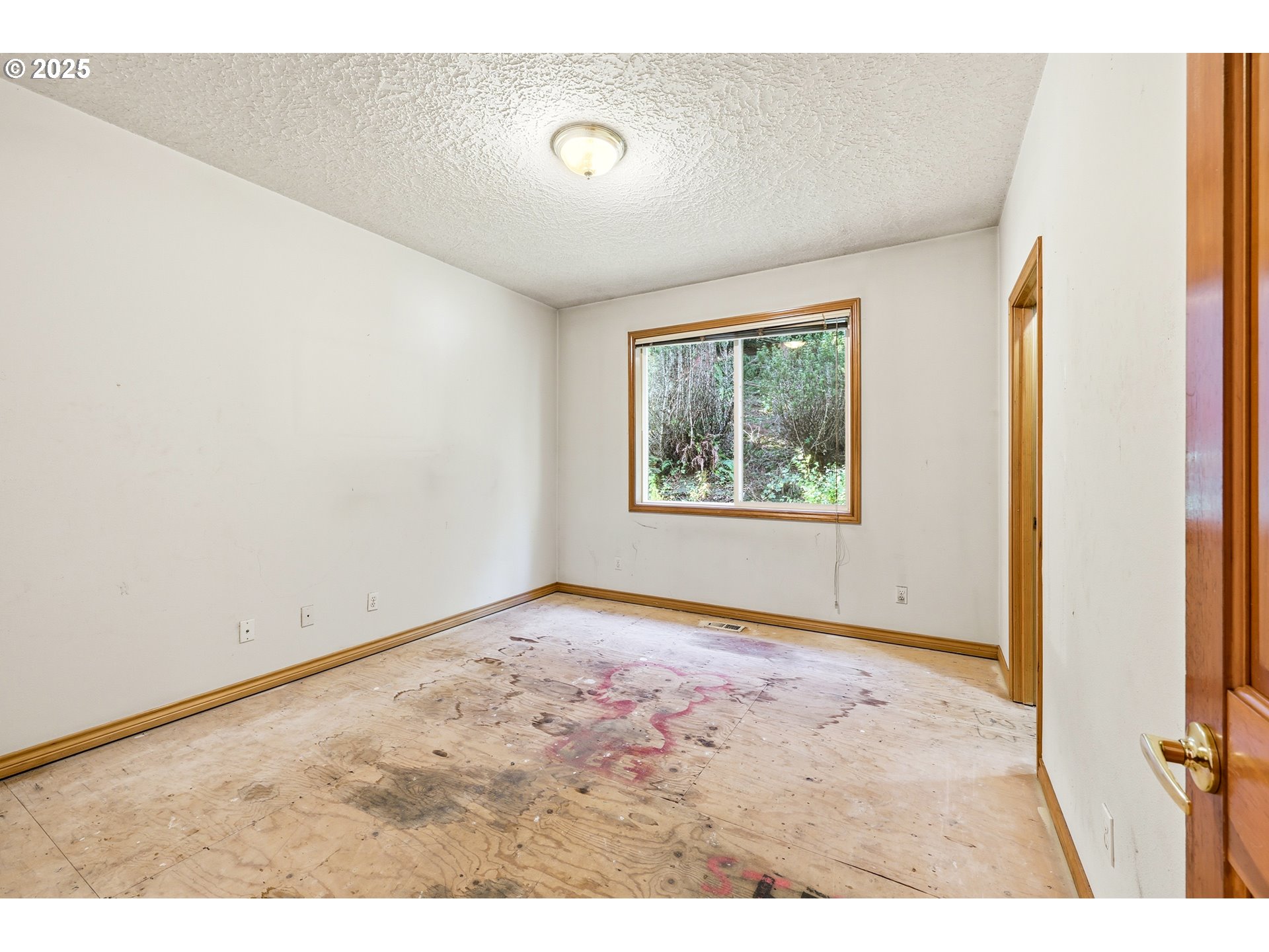 417 Southeast 13th Court Gresham, OR 97080 - Photo 17 of 35