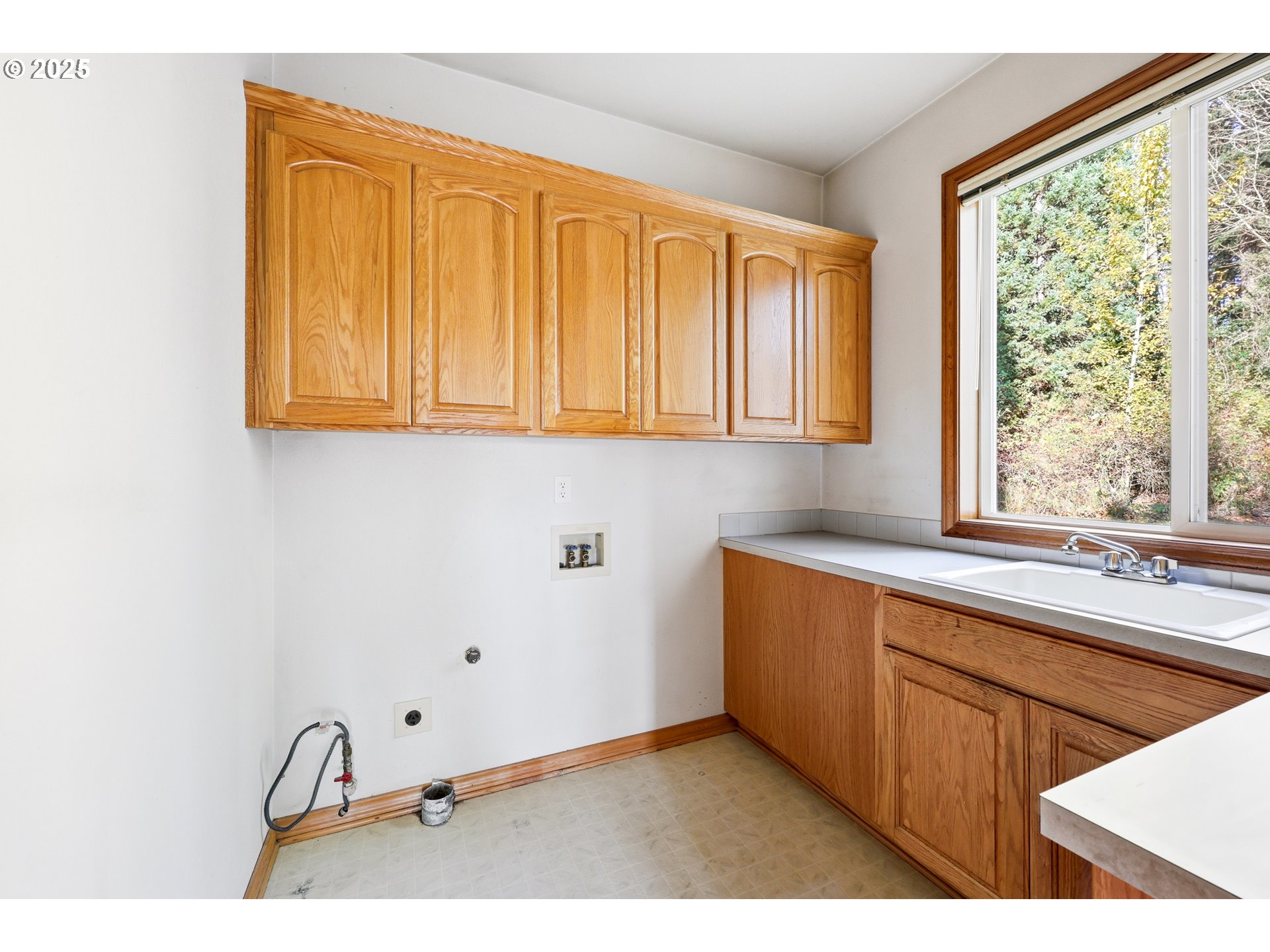 417 Southeast 13th Court Gresham, OR 97080 - Photo 19 of 35