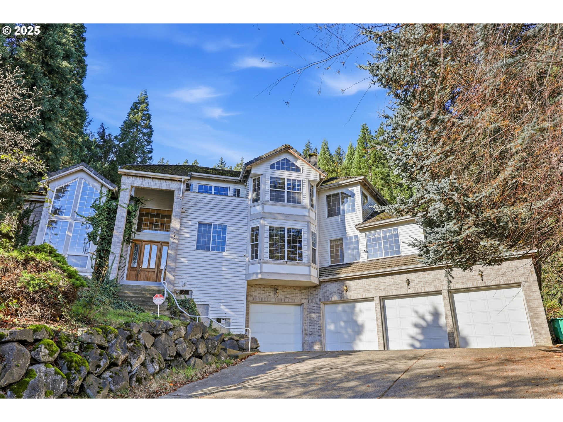 417 Southeast 13th Court Gresham, OR 97080 - Photo 2 of 35