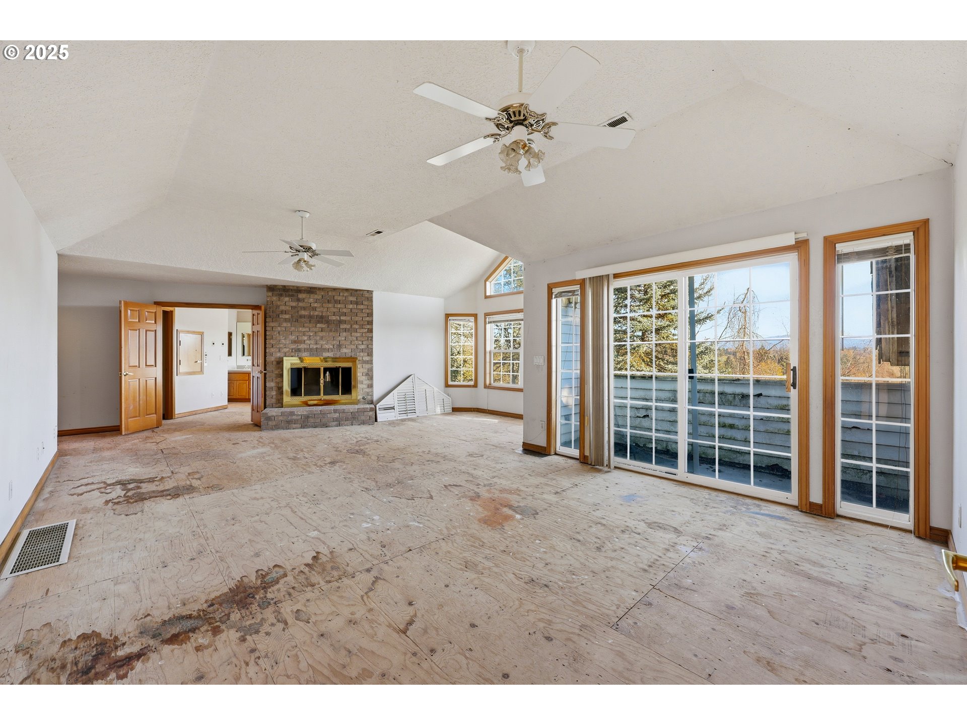 417 Southeast 13th Court Gresham, OR 97080 - Photo 23 of 35