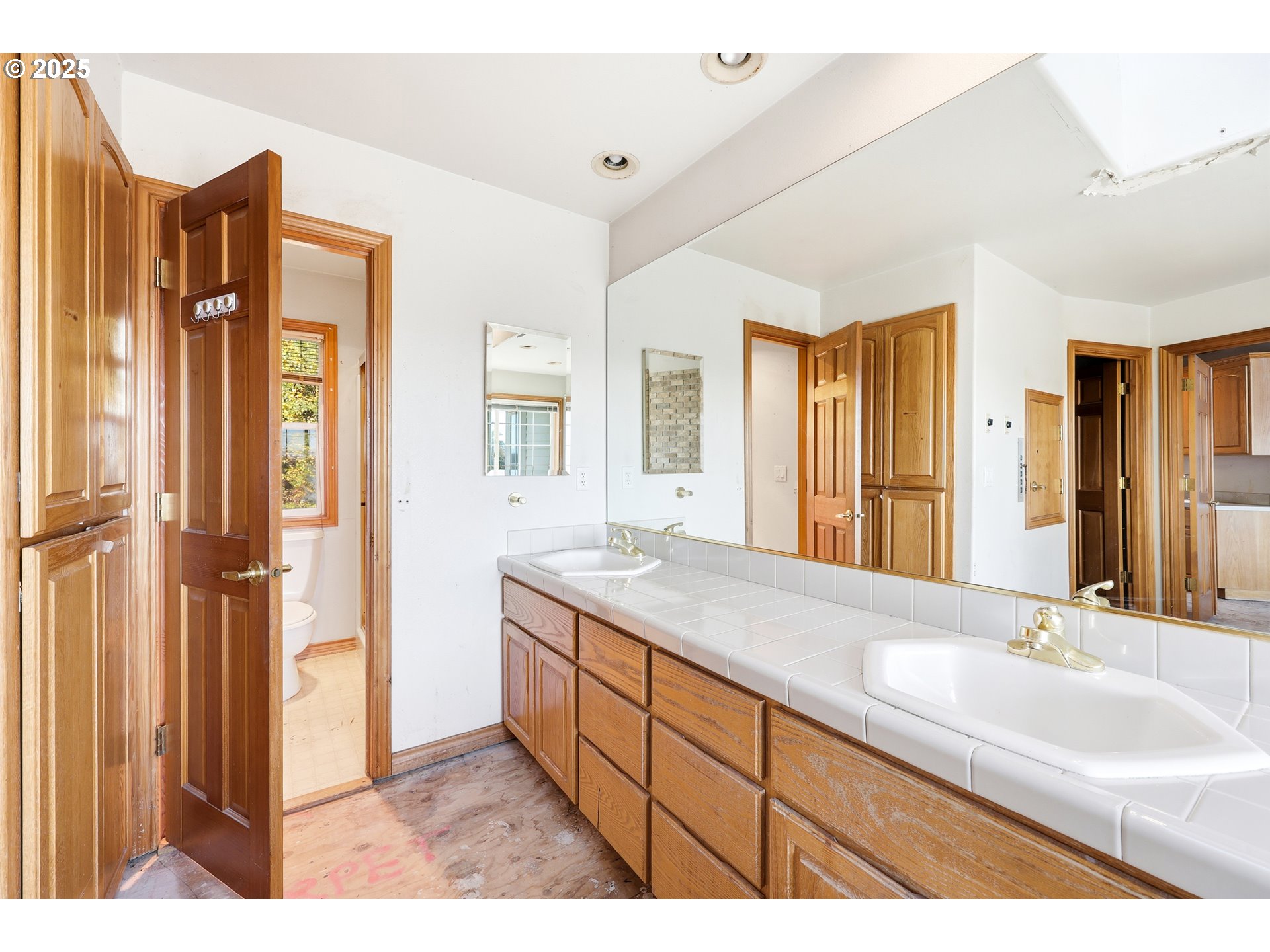 417 Southeast 13th Court Gresham, OR 97080 - Photo 30 of 35