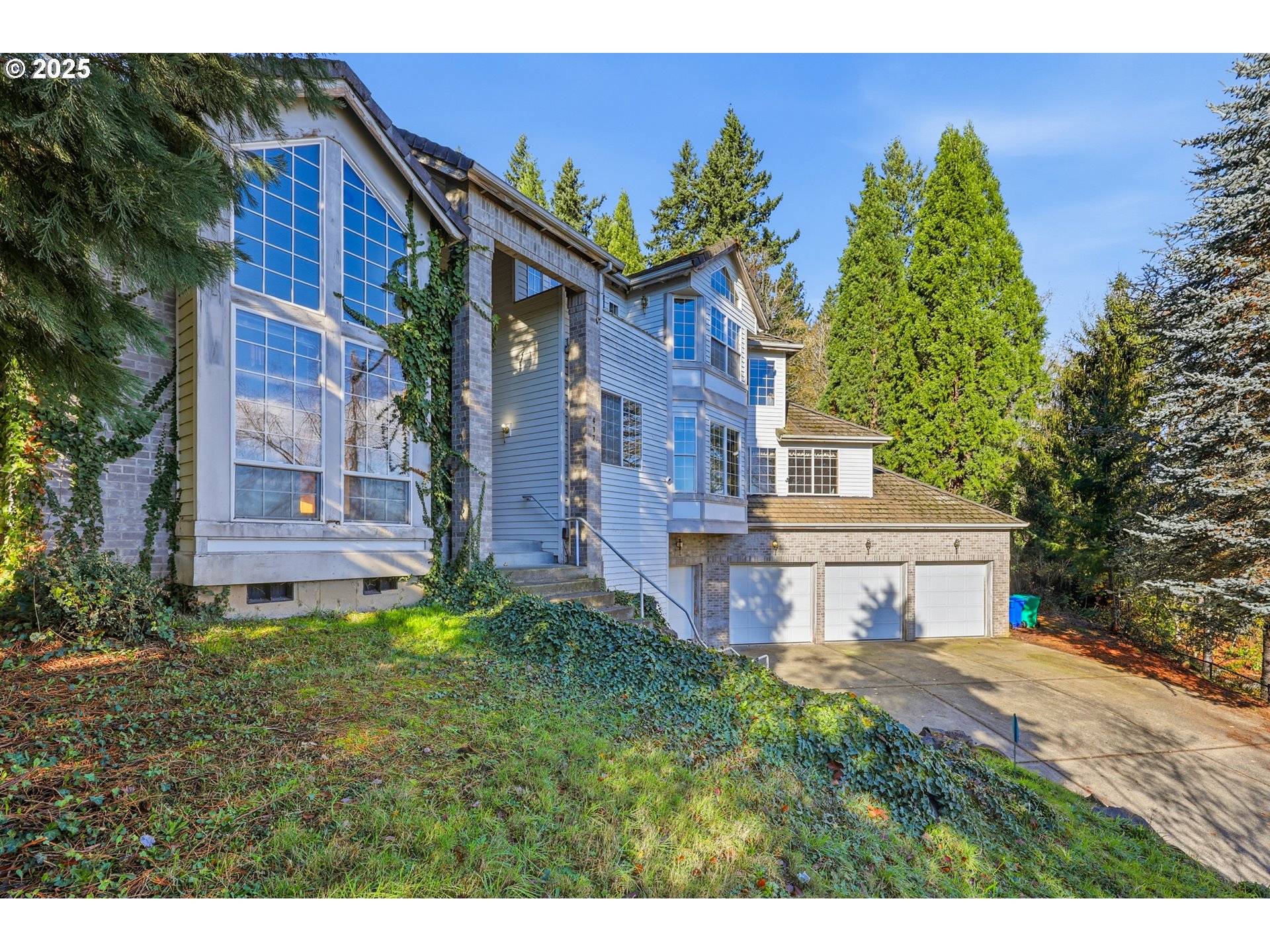 417 Southeast 13th Court Gresham, OR 97080 - Photo 3 of 35