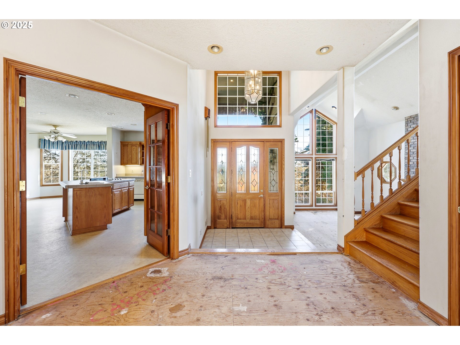 417 Southeast 13th Court Gresham, OR 97080 - Photo 5 of 35