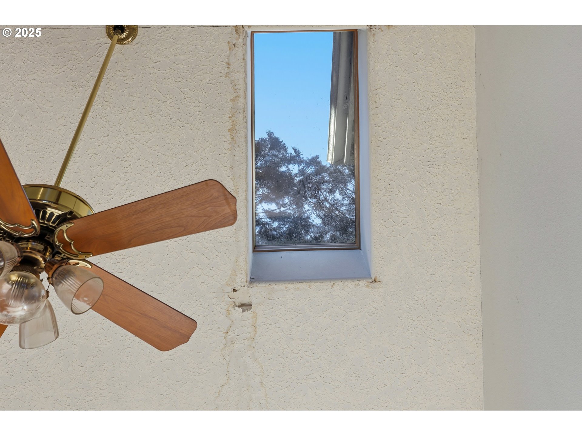 417 Southeast 13th Court Gresham, OR 97080 - Photo 9 of 35