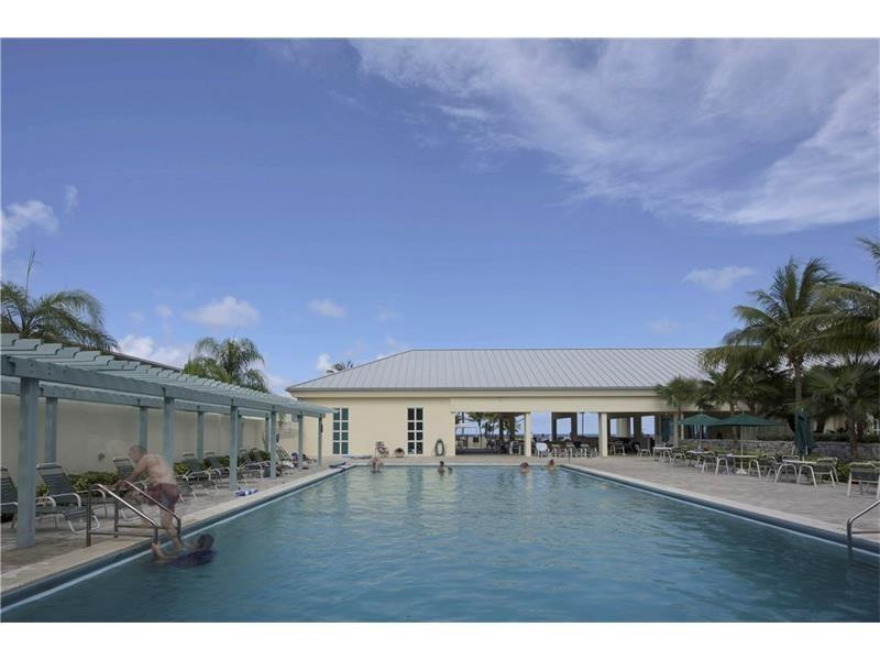 10 Minnetonka Road Sea Ranch Lakes, FL 33308 - Photo 31 of 36 Enormous, heated community pool