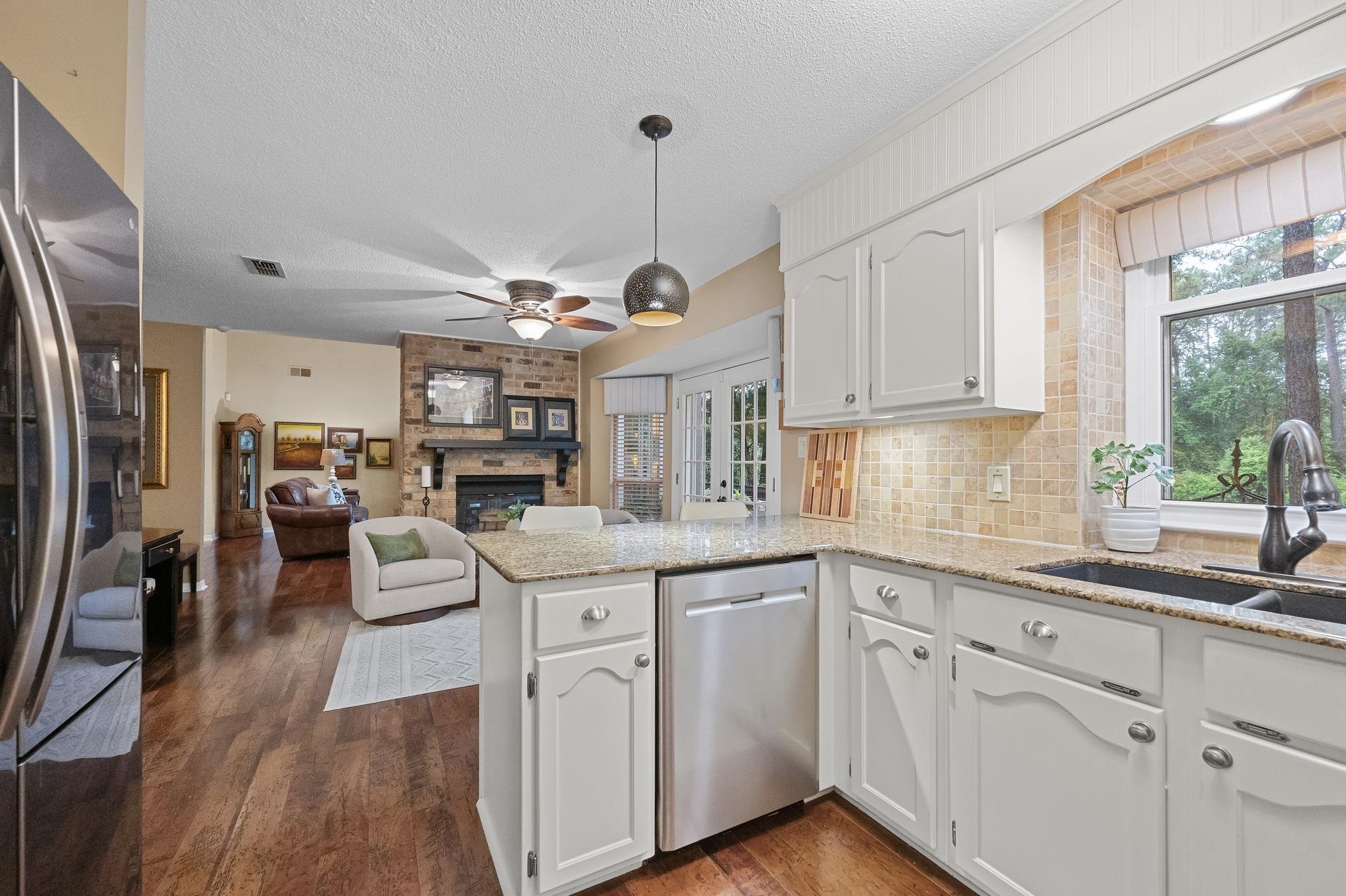 510 Ridgewood Drive Daphne, AL 36526 - Photo 15 of 51 Kitchen