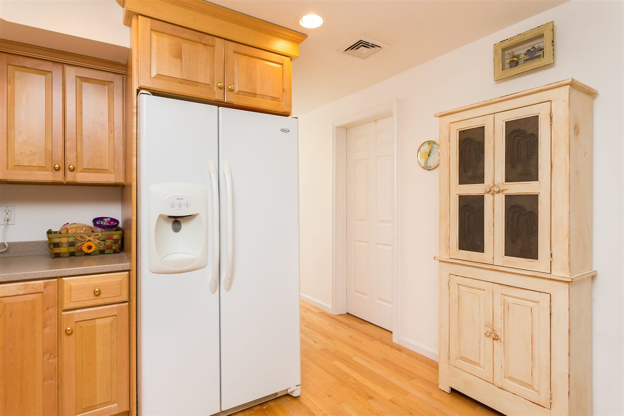 105 Winnacunnet Road, Unit 8 Hampton, NH 03842 - Photo 3 of 27
