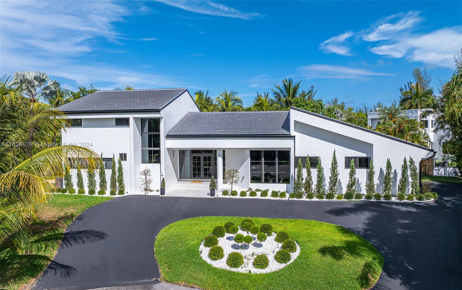 5942 Southwest 135th Ter  