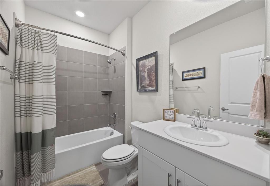 6717 Iron Oak Road Fort Worth, TX 76123 - Photo 4 of 28