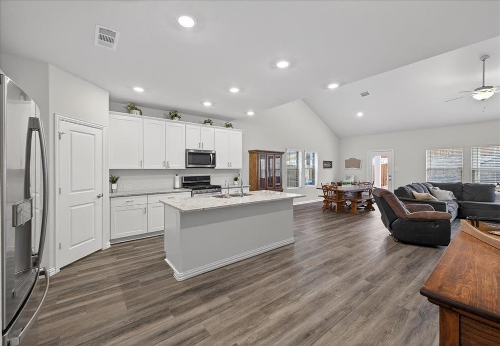 6717 Iron Oak Road Crowley, TX 76036 - Photo 9 of 28