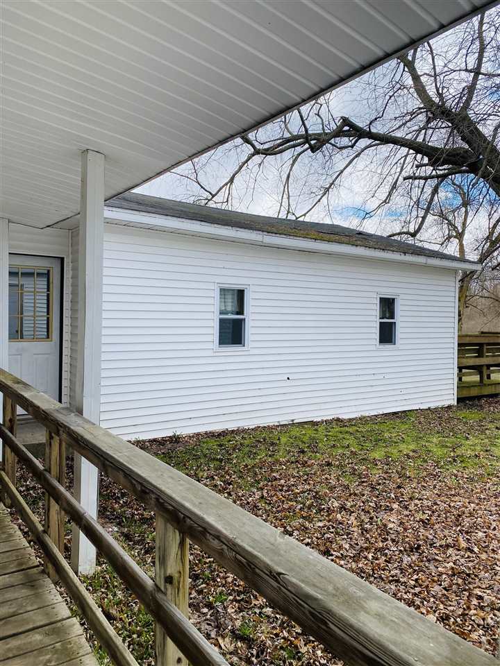 705 West Madison Road St. Louis, MI 48880 - Photo 5 of 24 1873609-4.JPG