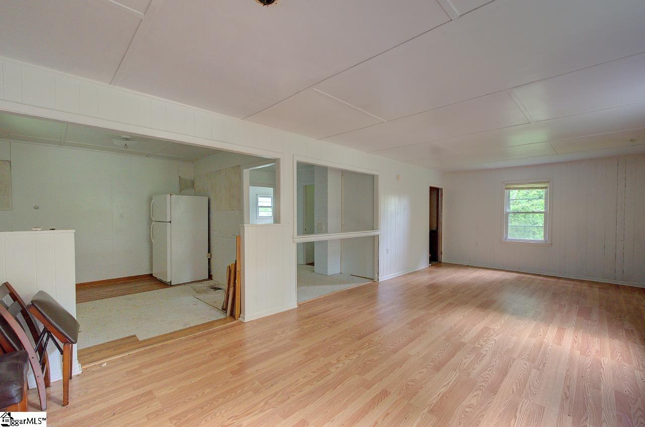 503 Edgewater Road Woodruff, SC 29388 - Photo 30 of 34